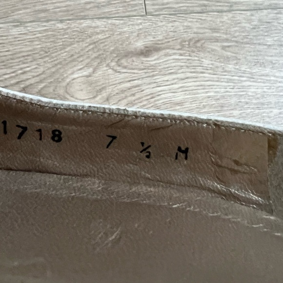 Vintage Stuart Weitzman White/Cream Pointed-Toe Leather Pumps Heels - Picture 6 of 9